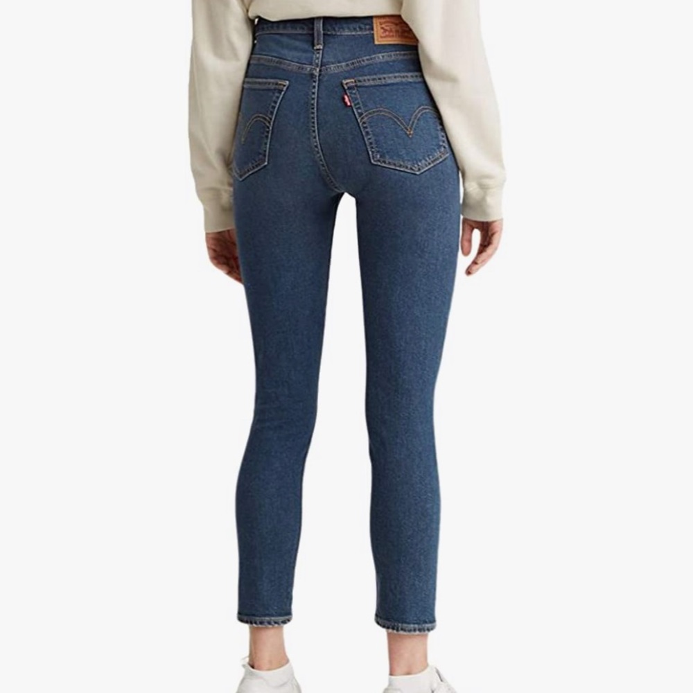 Levi wedgie skinny size 27